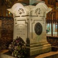 Poe grave in 2005, closer